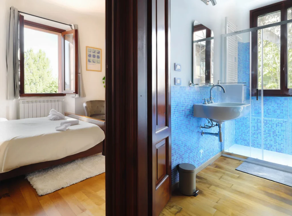 Traditional Suite with Garden