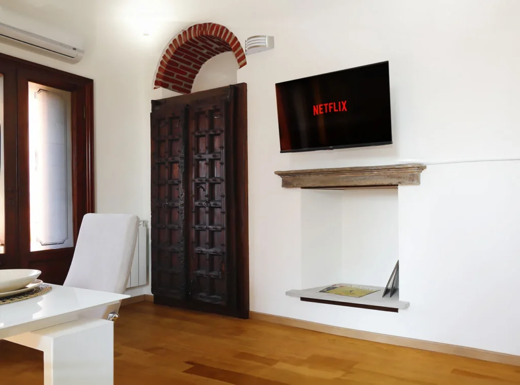 Traditional Suite with Garden