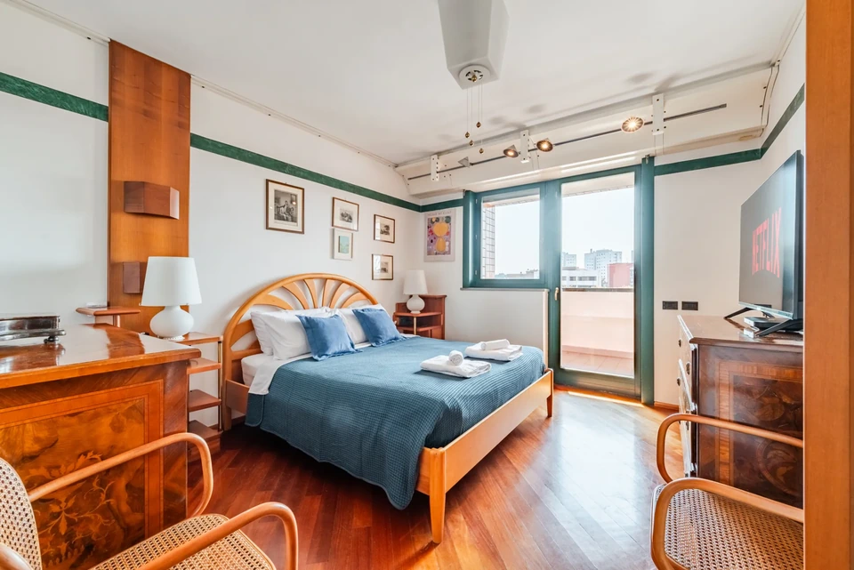 Romilli 3 Penthouse &middot; Corvetto