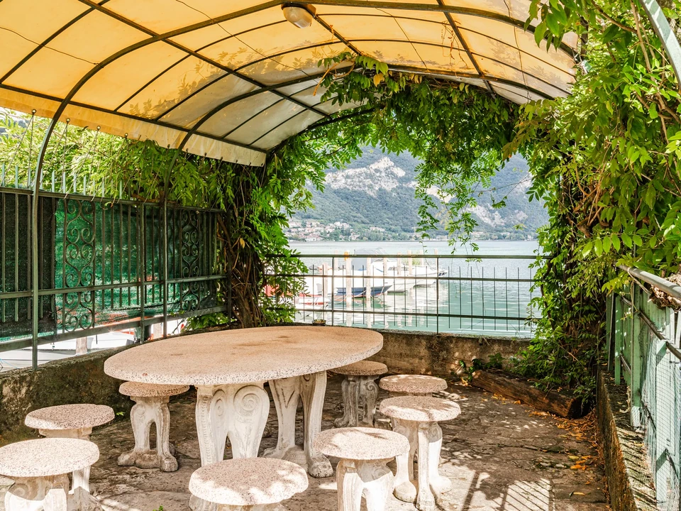 Appartamento con Terrazza Panoramica sul Lago d&rsquo;Iseo