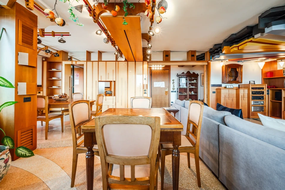 Romilli 3 Penthouse &middot; Corvetto