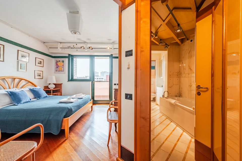 Romilli 3 Penthouse &middot; Corvetto