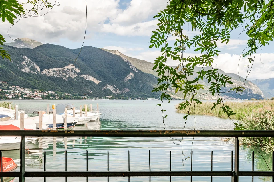 Appartamento con Terrazza Panoramica sul Lago d&rsquo;Iseo