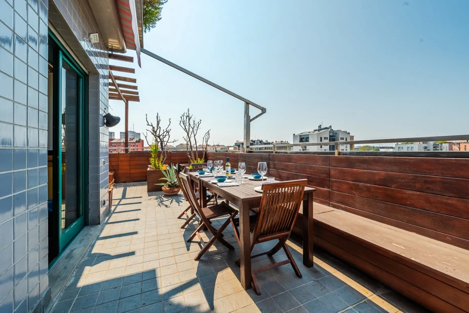 Romilli 3 Penthouse &middot; Corvetto