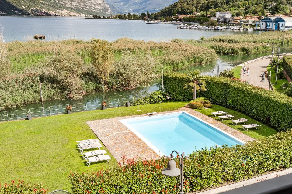 Appartamento con Terrazza Panoramica sul Lago d&rsquo;Iseo